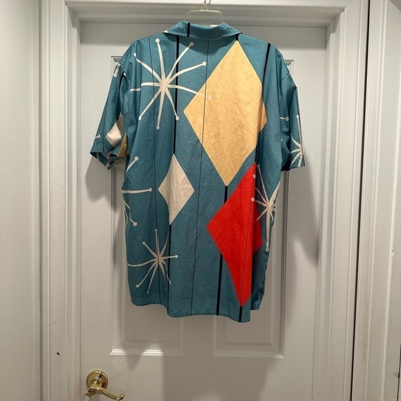 Akklian Retro Shirt - Picture 3 of 5